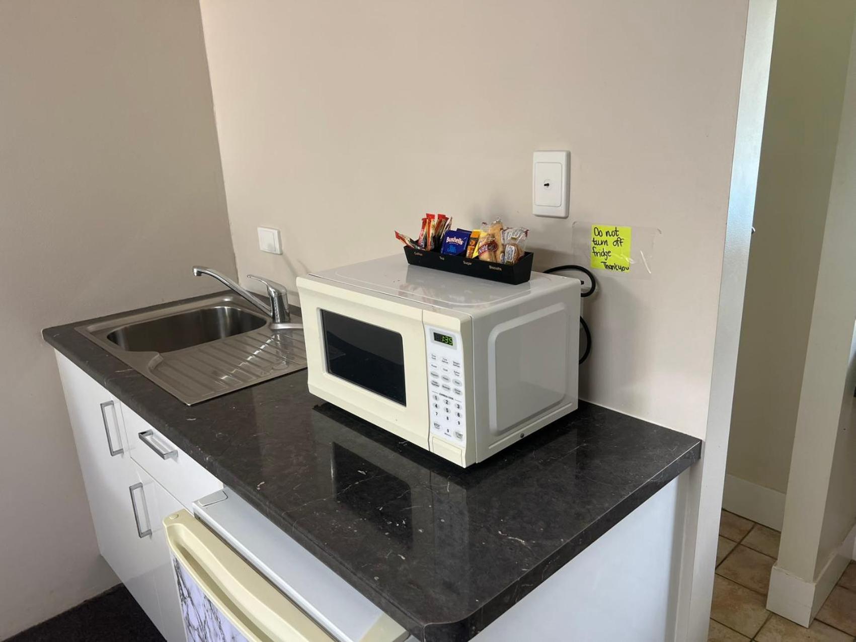 Kalua Motel Bundaberg Bagian luar foto